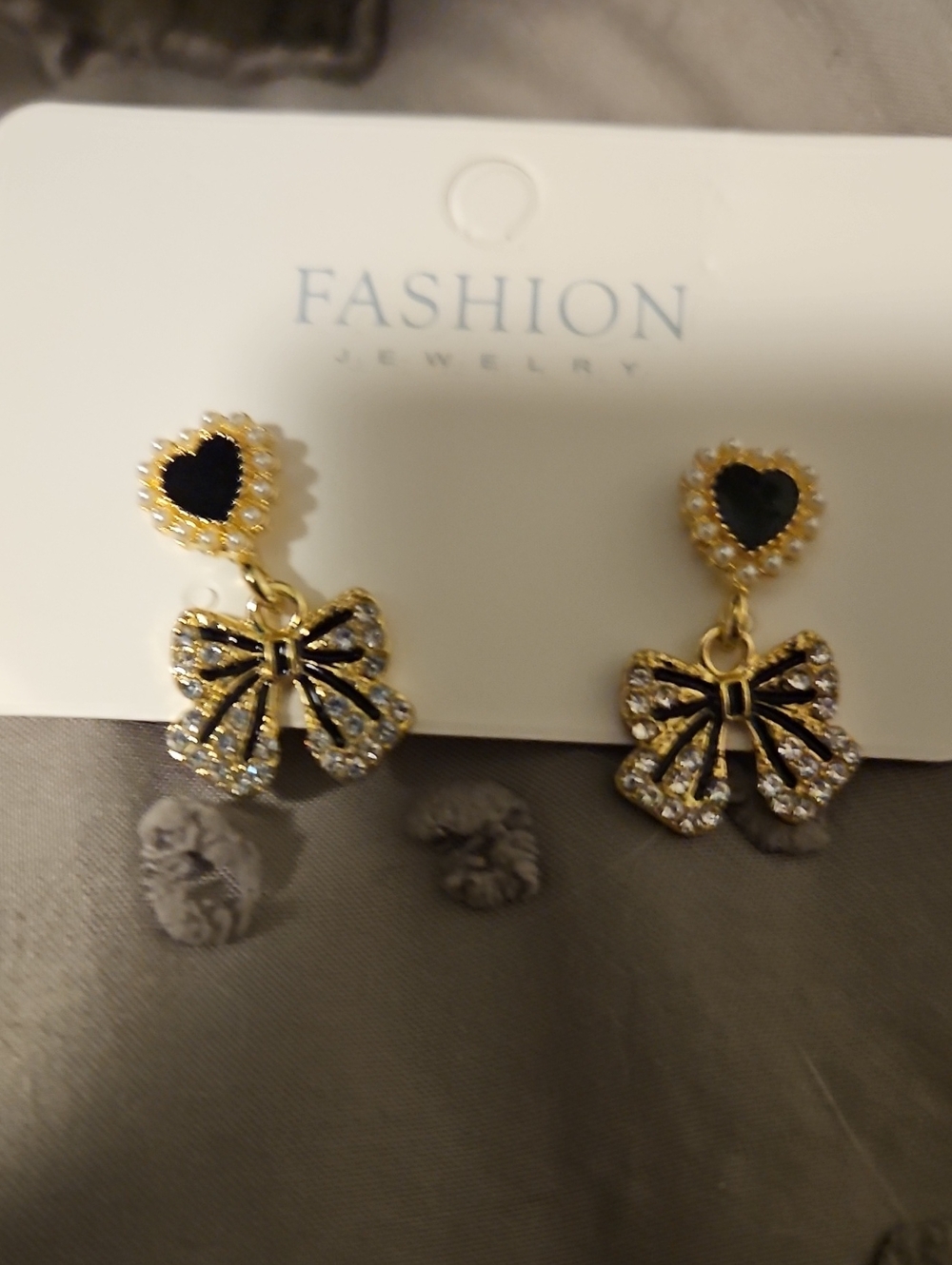 BRAND NEW ** Gold and Black Heart & Bow Drop Earrings